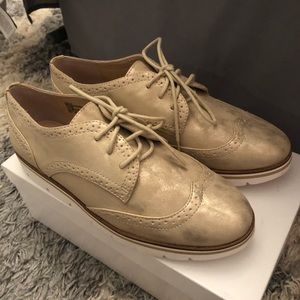 Oxford lace up shoes